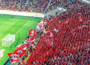 开云体育下载-足球比赛中出现意外，现场球迷情绪激动