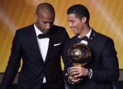 开云下载-包含葡萄牙巨星倒戈加盟英超！里约大帝正式签约曼联的词条