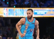 开云体育登录-NBA球员斩获篮球常规赛MVP