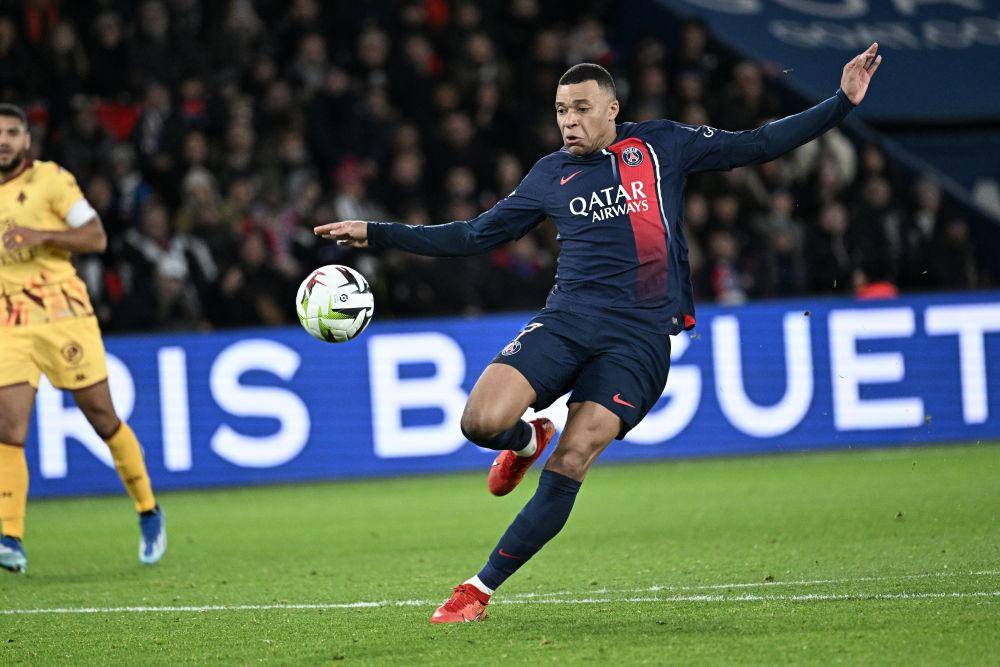 巴黎圣日耳曼提前锁定法甲冠军，赛季表现抢眼的简单介绍