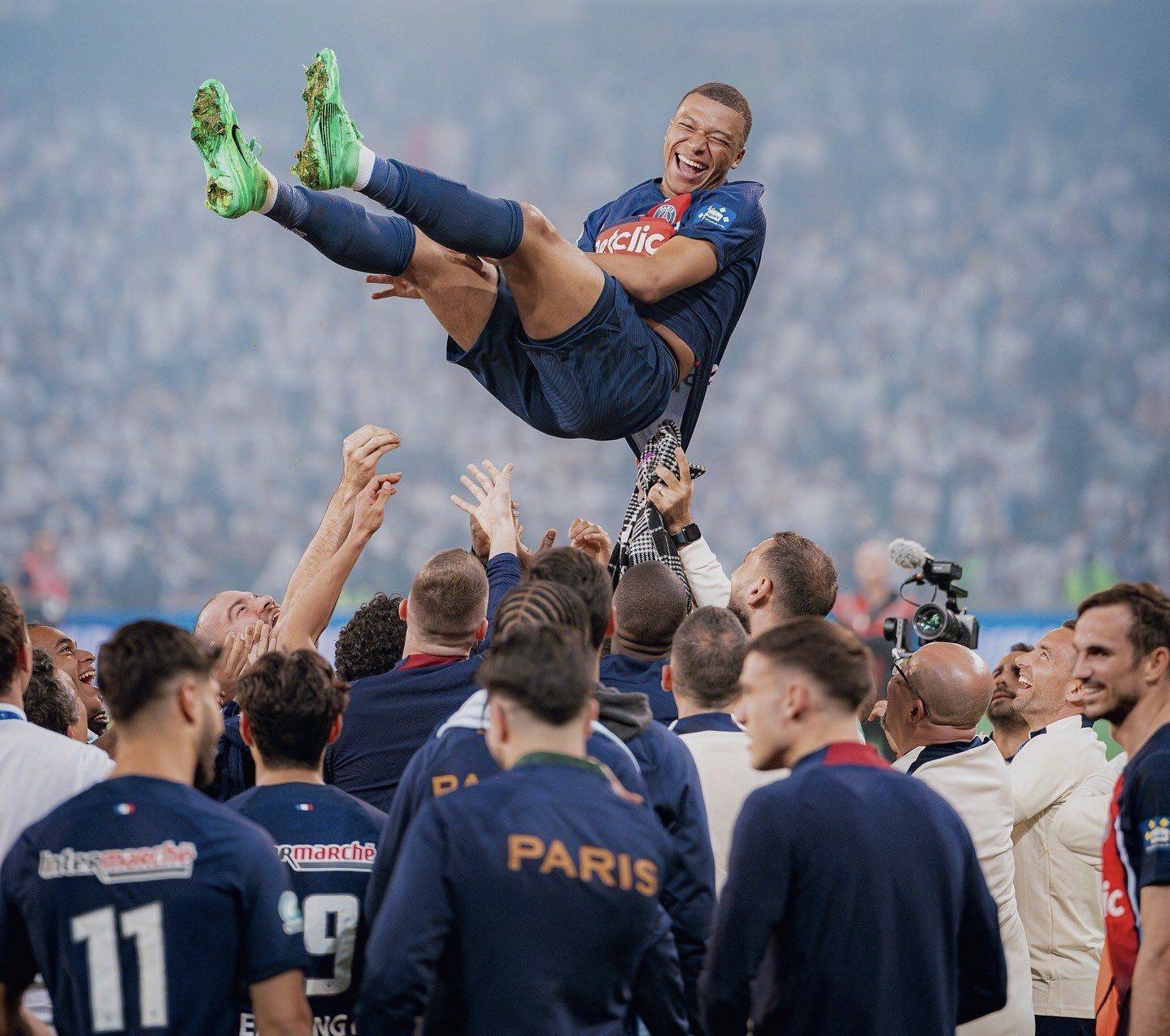 关于巴黎圣日耳曼主场力克里昂，再创胜利的信息