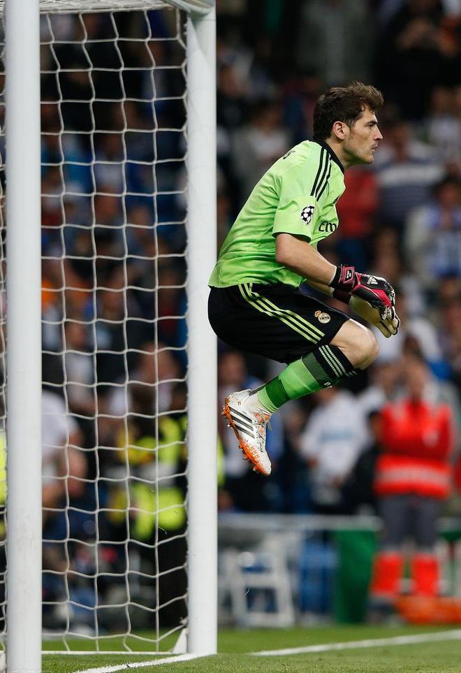 关于皇马门将连续完成多次扑救,展现出色表现的信息 关于皇马门将连续完成多次扑救,展现出色表现的信息