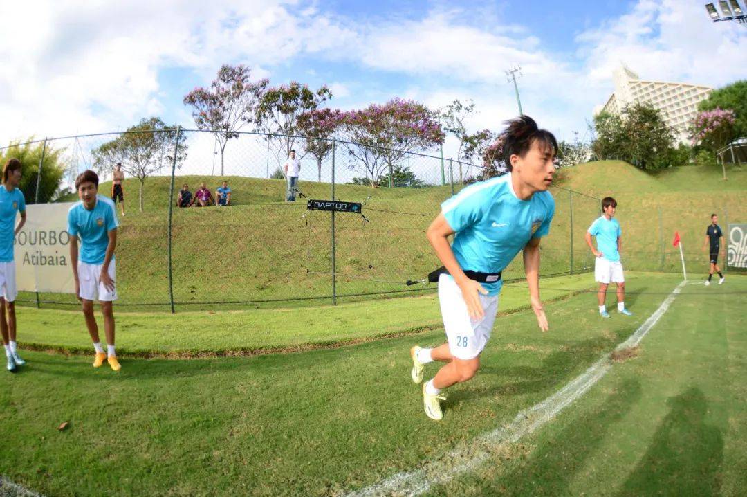 包含比赛预演，特步将在主场迎战权健争夺胜利的词条