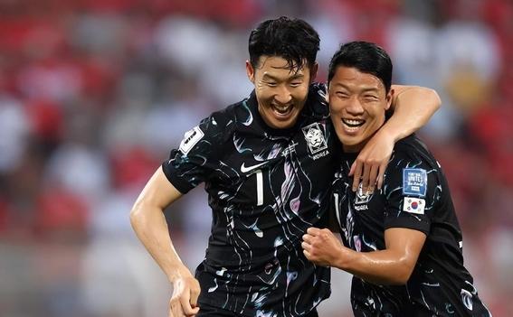 热血拚搏!球员们在比赛中展现出极致实力 热血拚搏!球员们在比赛中展现出极致实力