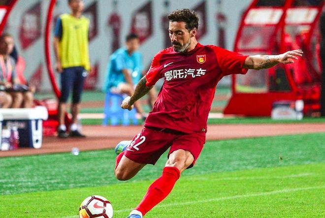 包含河北华夏幸福前锋突然受伤,教练组调整战术的词条 包含河北华夏幸福前锋突然受伤,教练组调整战术的词条