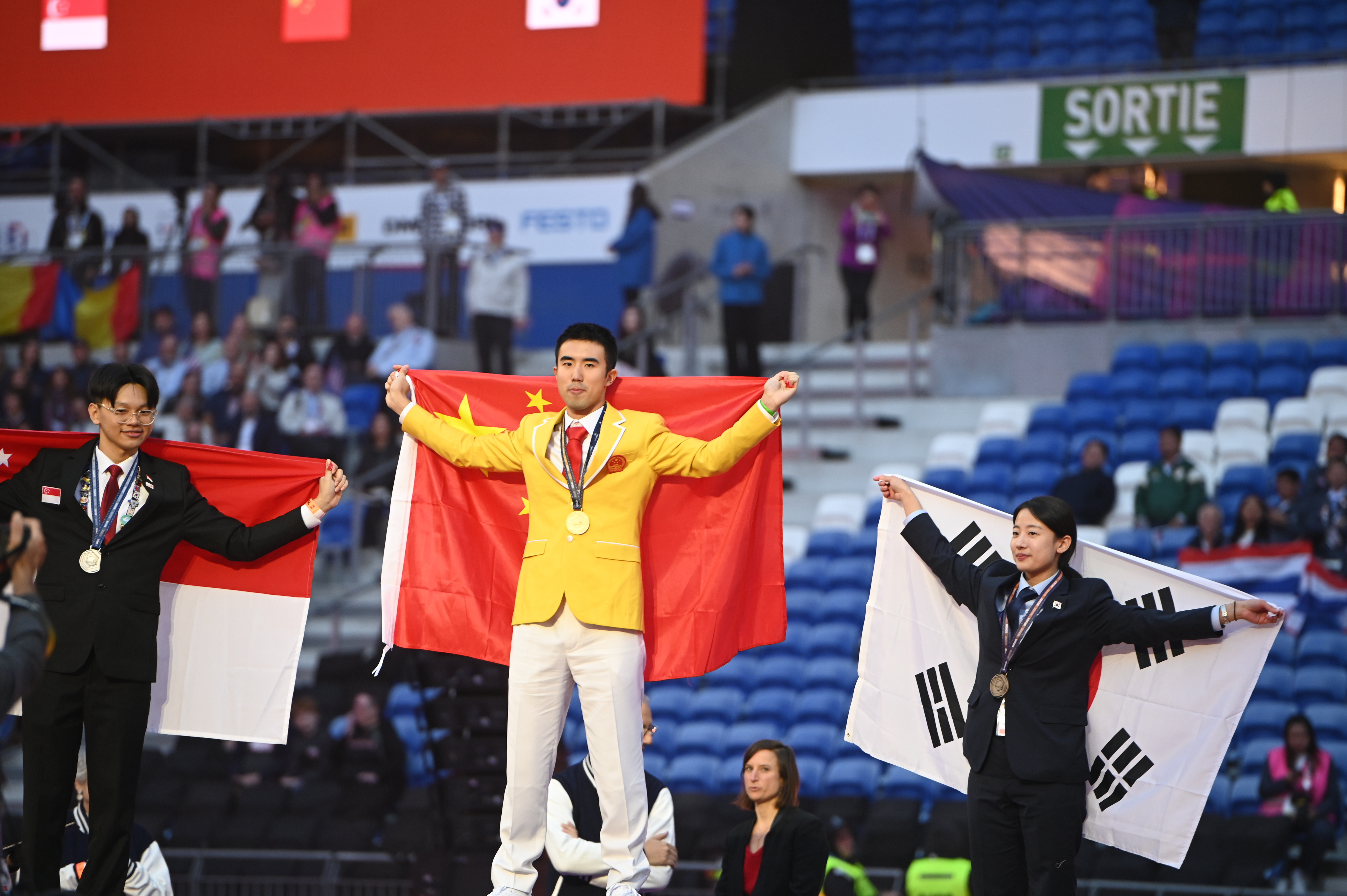 韩国选手不负众望,登上领奖台 韩国选手不负众望,登上领奖台