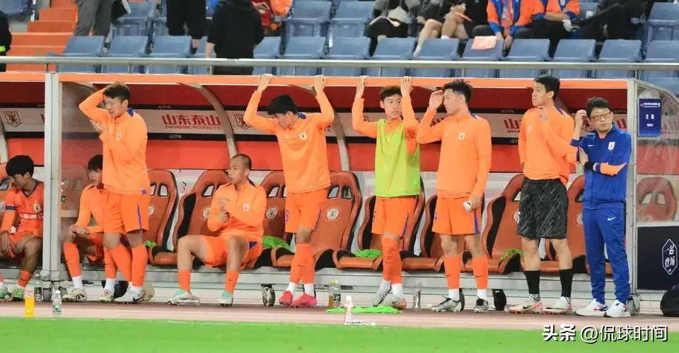 包含决胜时刻，豪门球队展现实力的词条