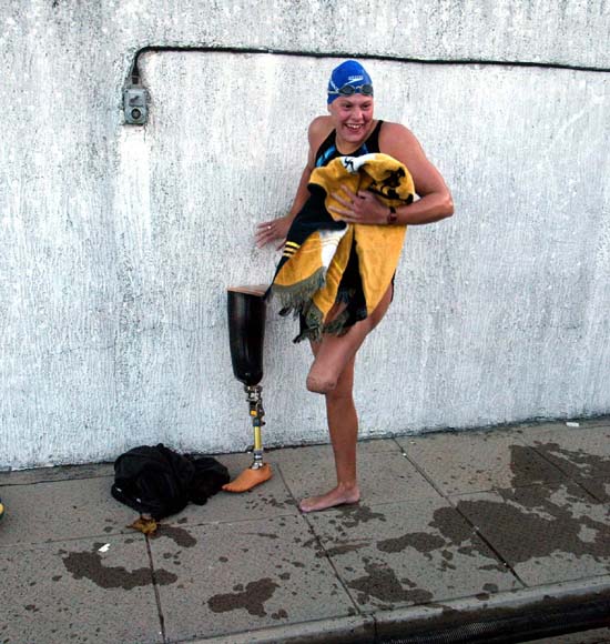 南非选手斩获金牌,备受瞩目 南非选手斩获金牌,备受瞩目