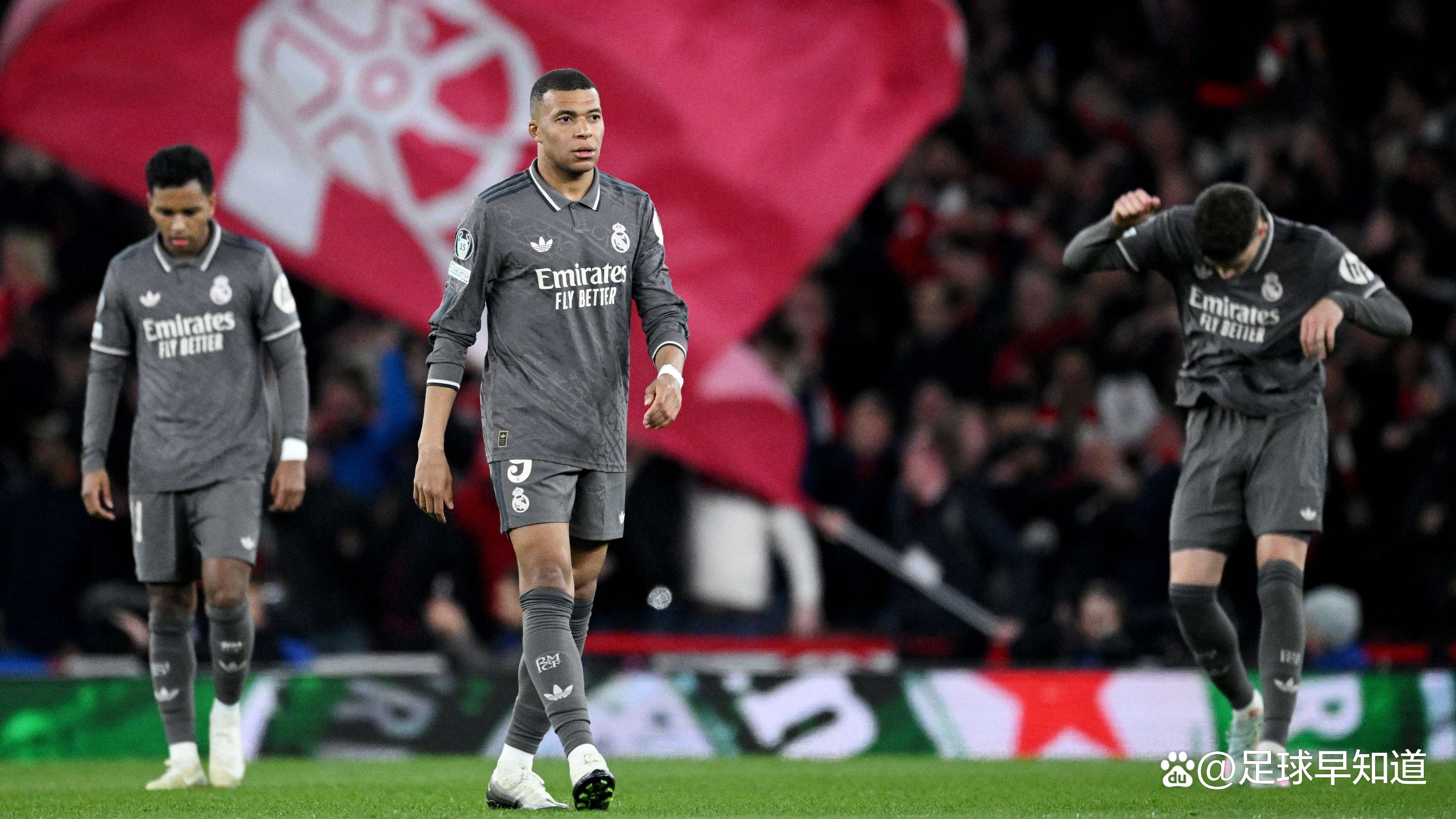 包含皇马主帅发布战术调整，迎接新赛季挑战的词条