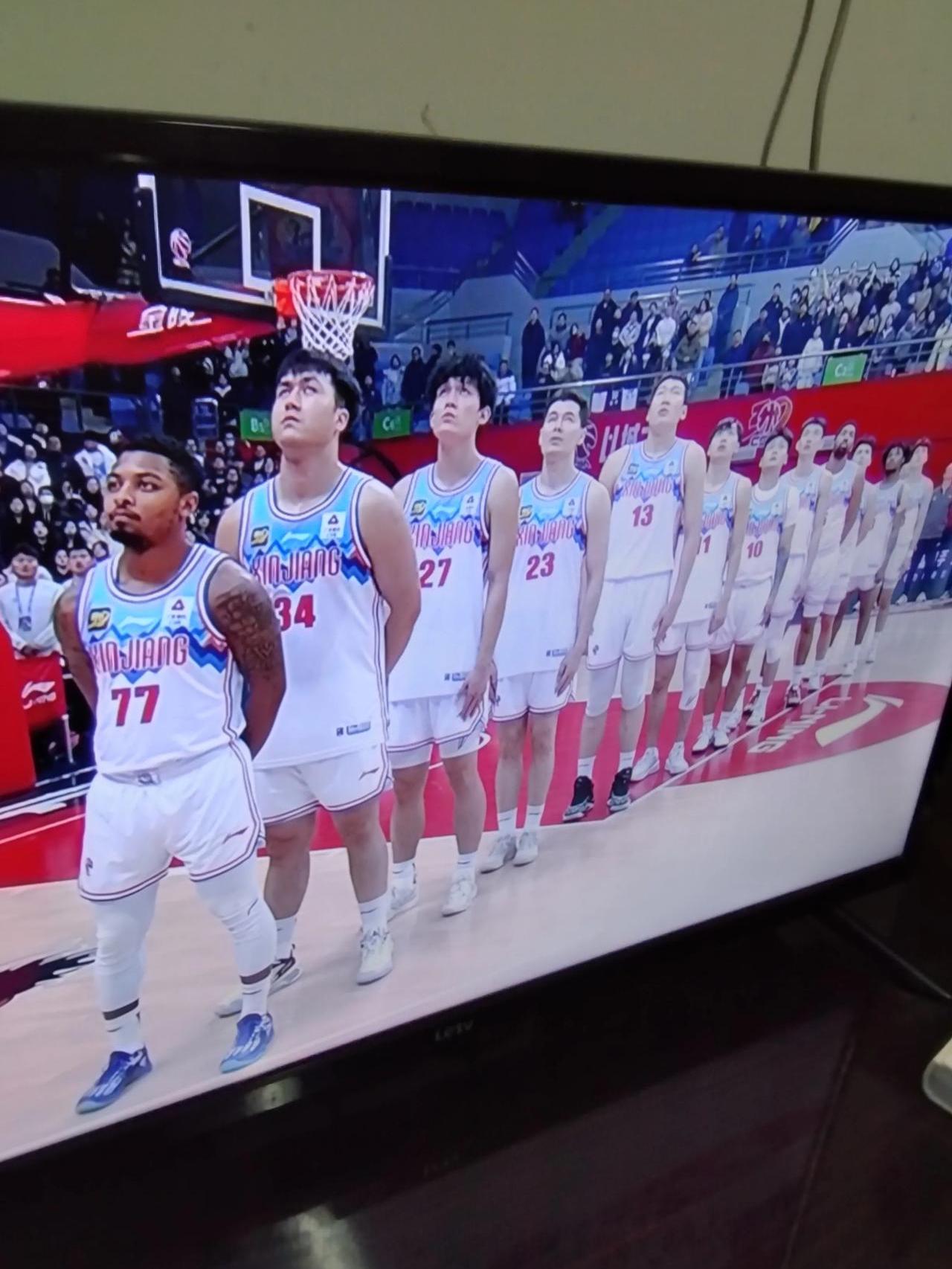 四川男篮客场高歌，击败辽宁队