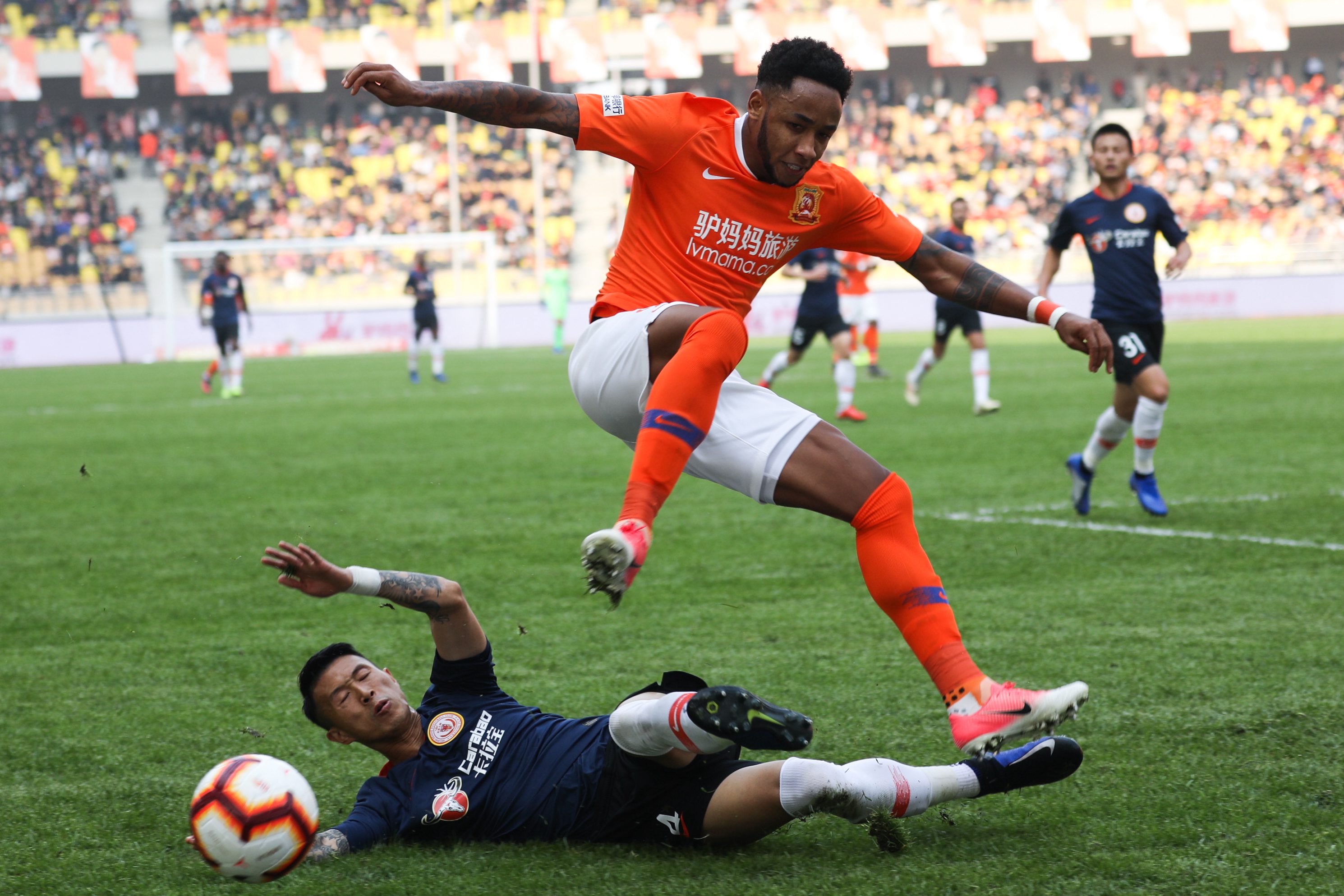 包含新晋豪强:武汉卓尔对战北京人和的词条 包含新晋豪强:武汉卓尔对战北京人和的词条