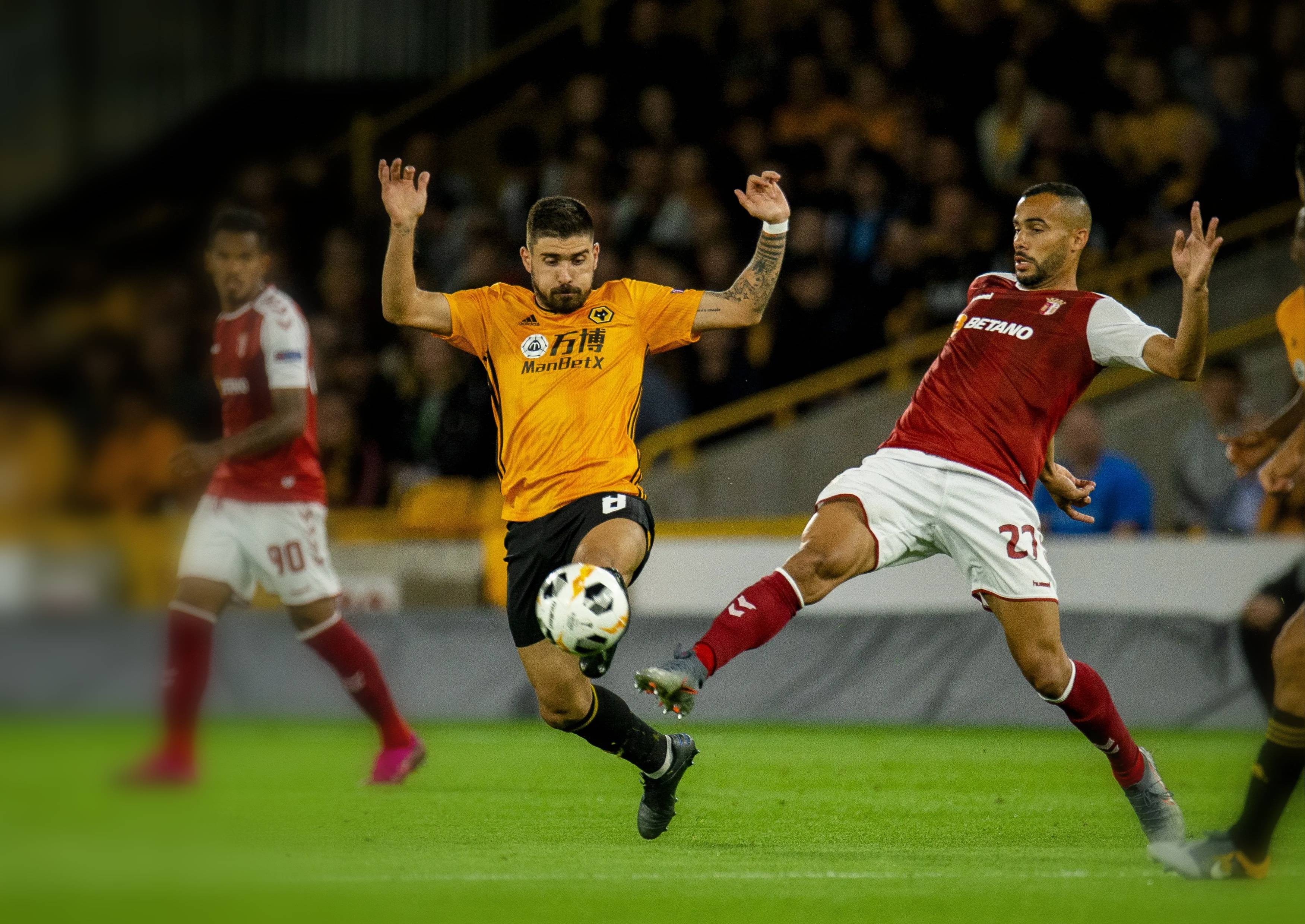 狼队实力继续增强,表现令人瞩目 狼队实力继续增强,表现令人瞩目