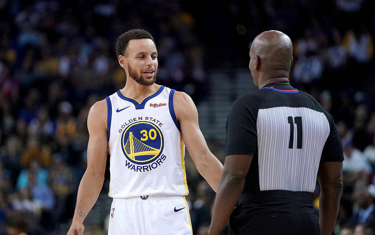 包含勇士新赛季走势反复，库里回归带来稳定表现的词条