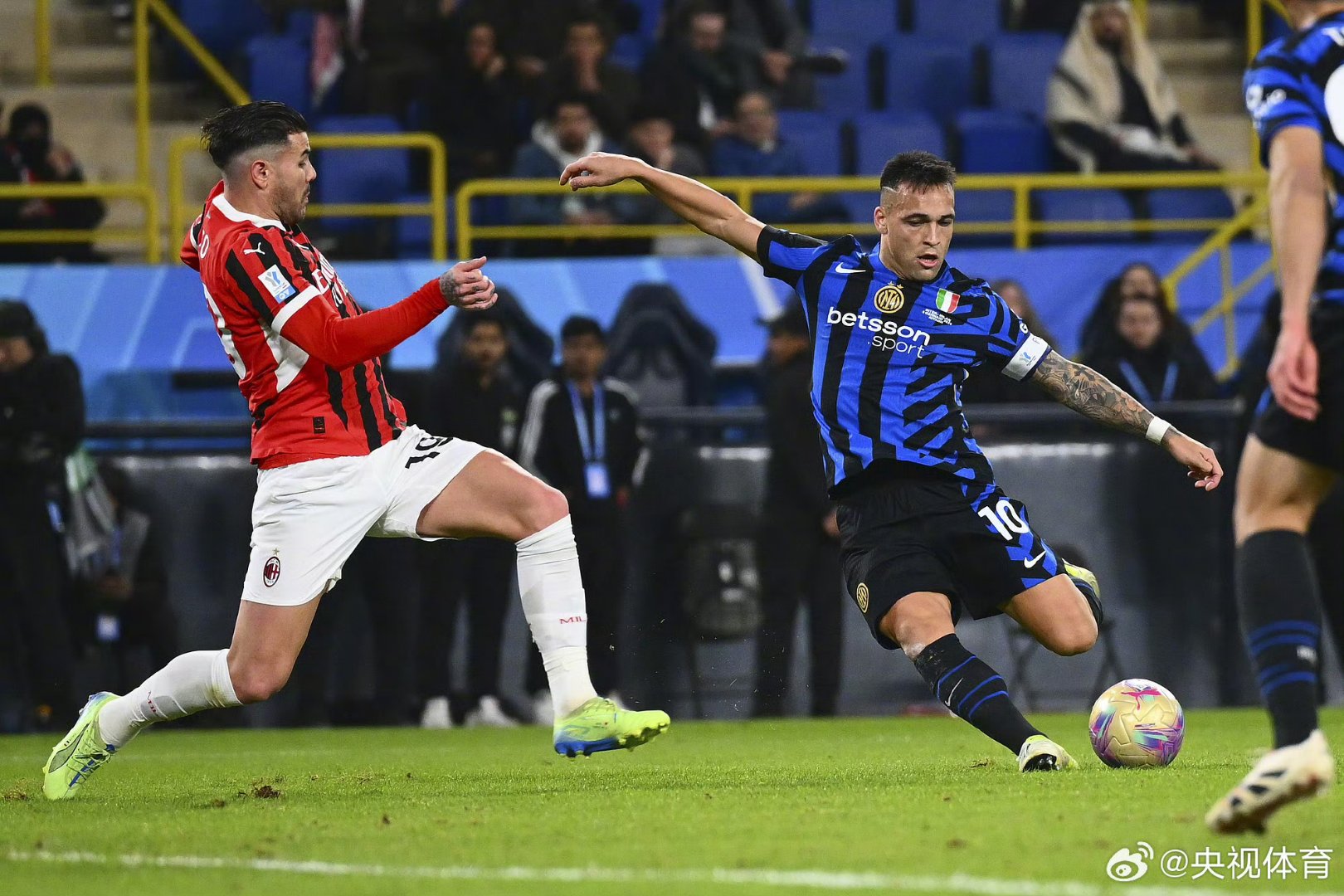 米兰德比战,国米完胜AC米兰 米兰德比战,国米完胜AC米兰