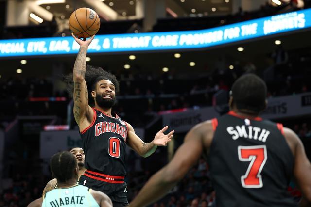 公牛客场逆转黄蜂,主场不败保持 公牛客场逆转黄蜂,主场不败保持