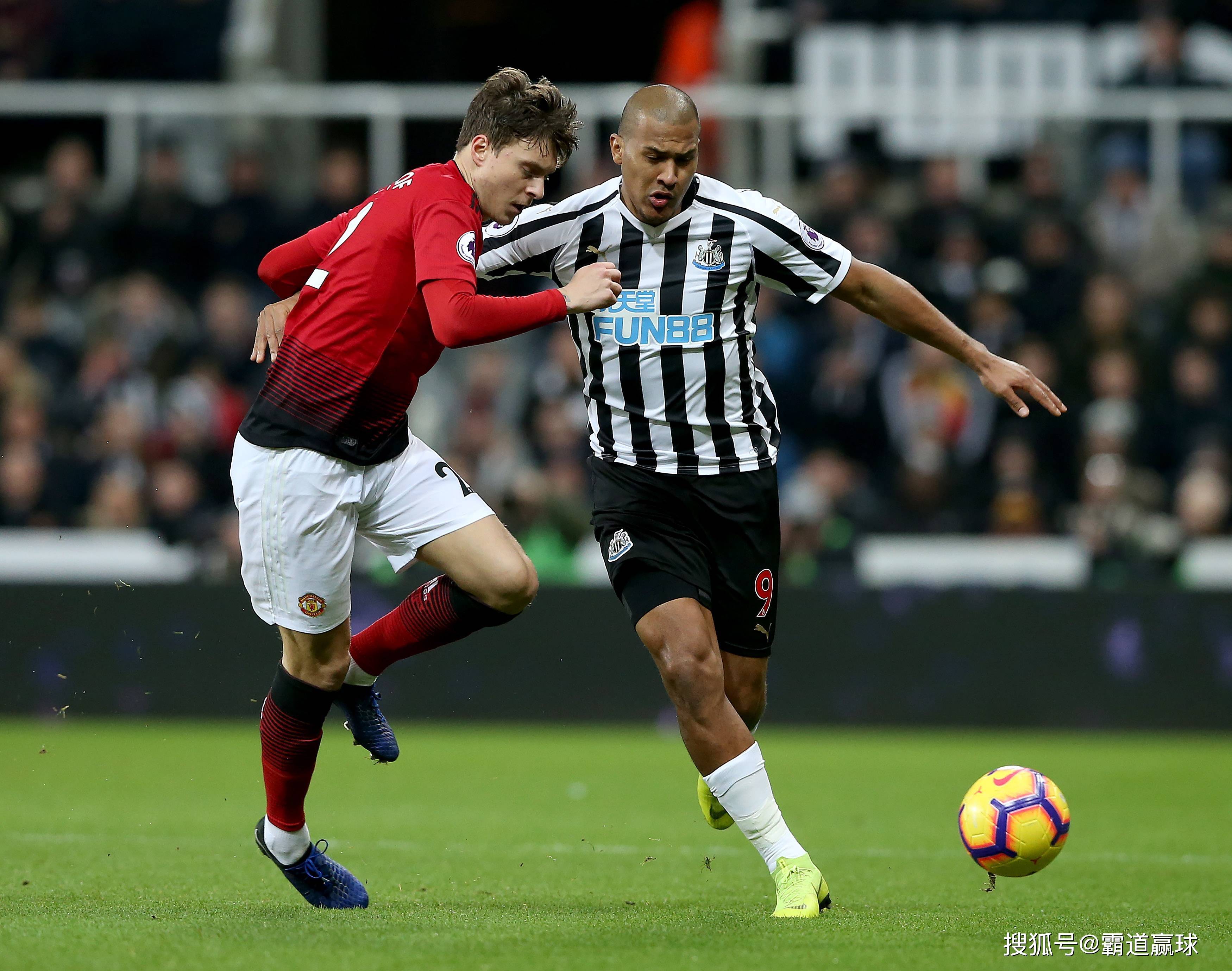 曼联客场大胜扭转命运,晋级强劲 曼联客场大胜扭转命运,晋级强劲