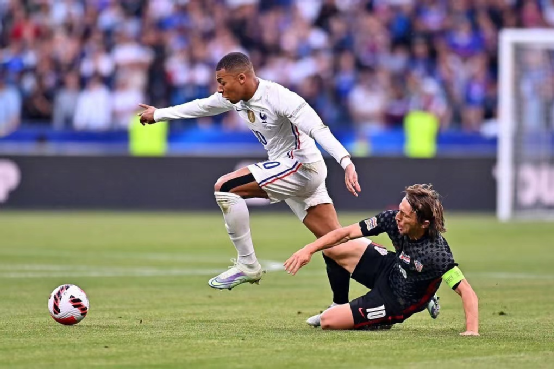 包含卫冕挑战：巴黎挑战摩纳哥，谁能称雄？的词条