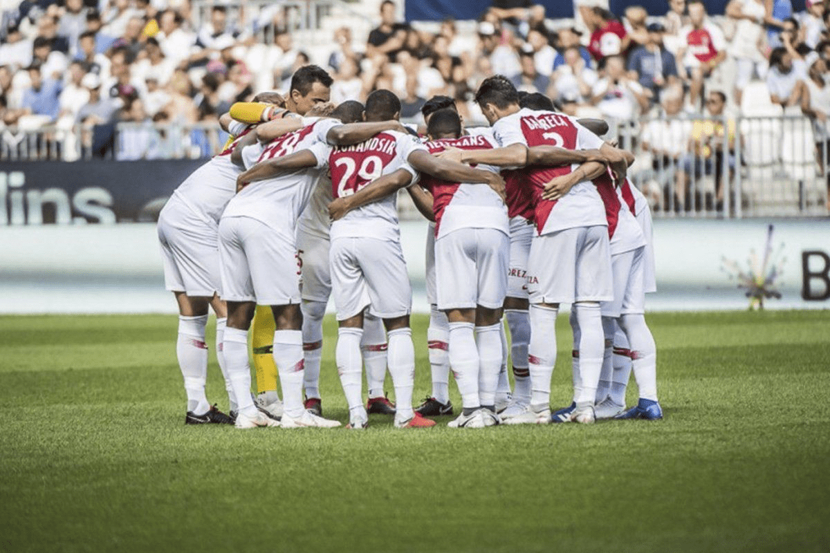 包含卫冕挑战：巴黎挑战摩纳哥，谁能称雄？的词条