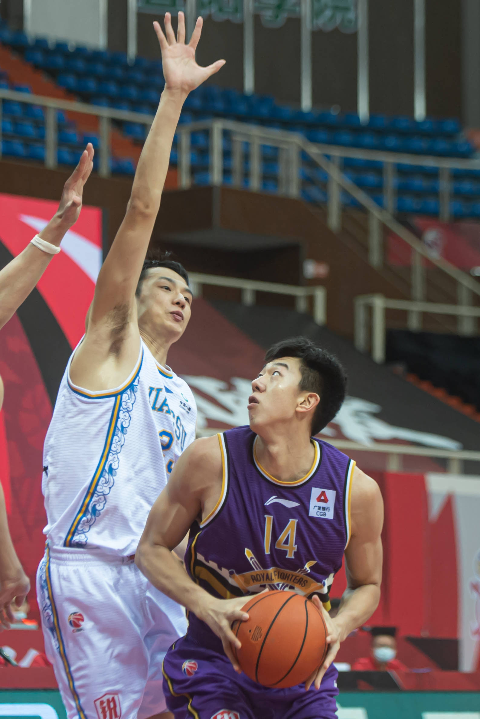 上海举行排球比赛，勇士表现遗憾