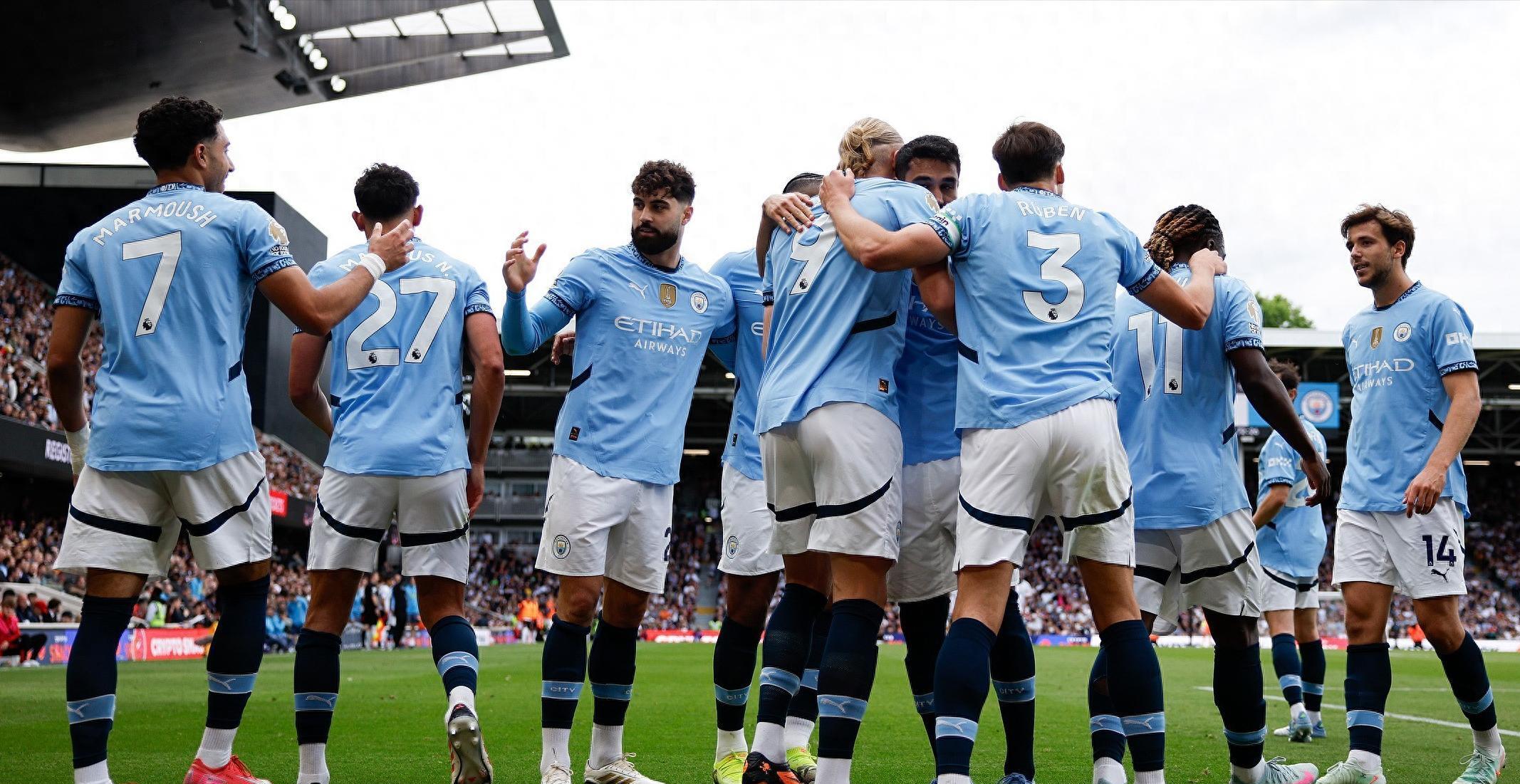 包含曼城客场大胜，实现三连胜晋级的词条