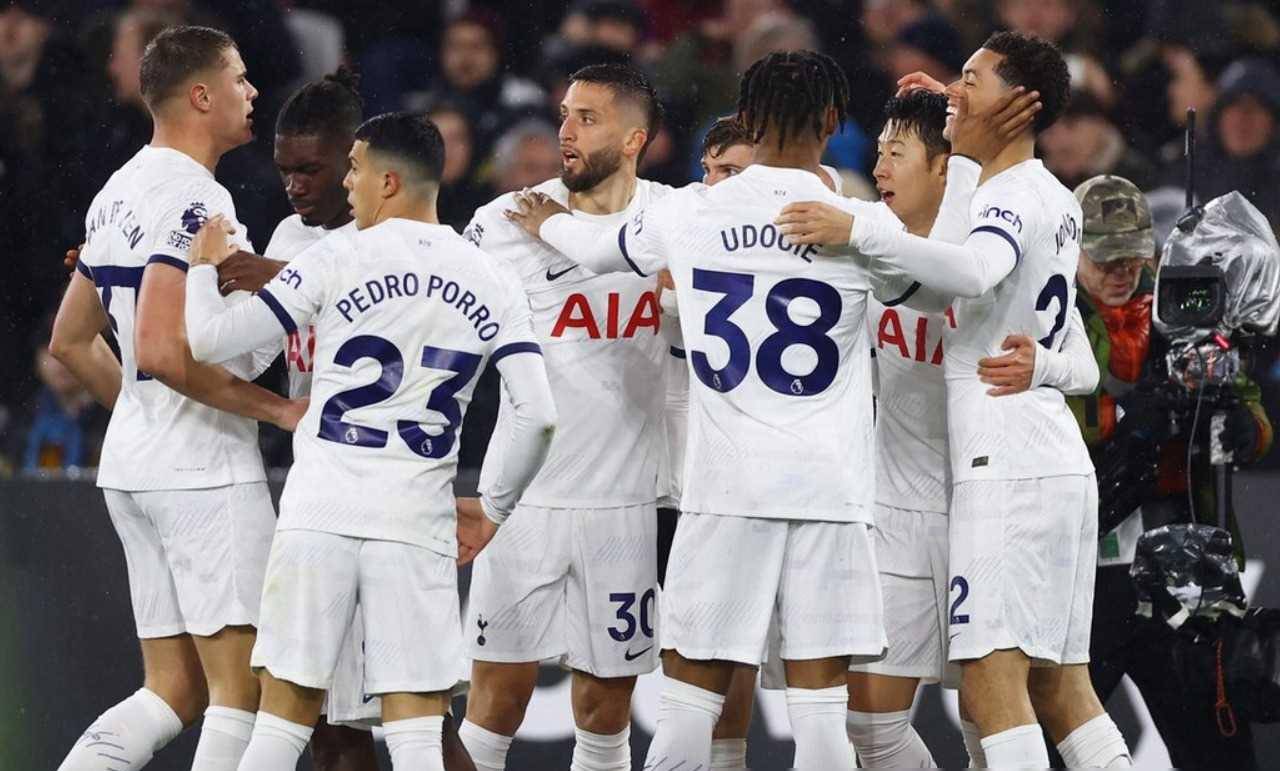 热刺战胜对手,赢得宝贵三分! 热刺战胜对手,赢得宝贵三分!