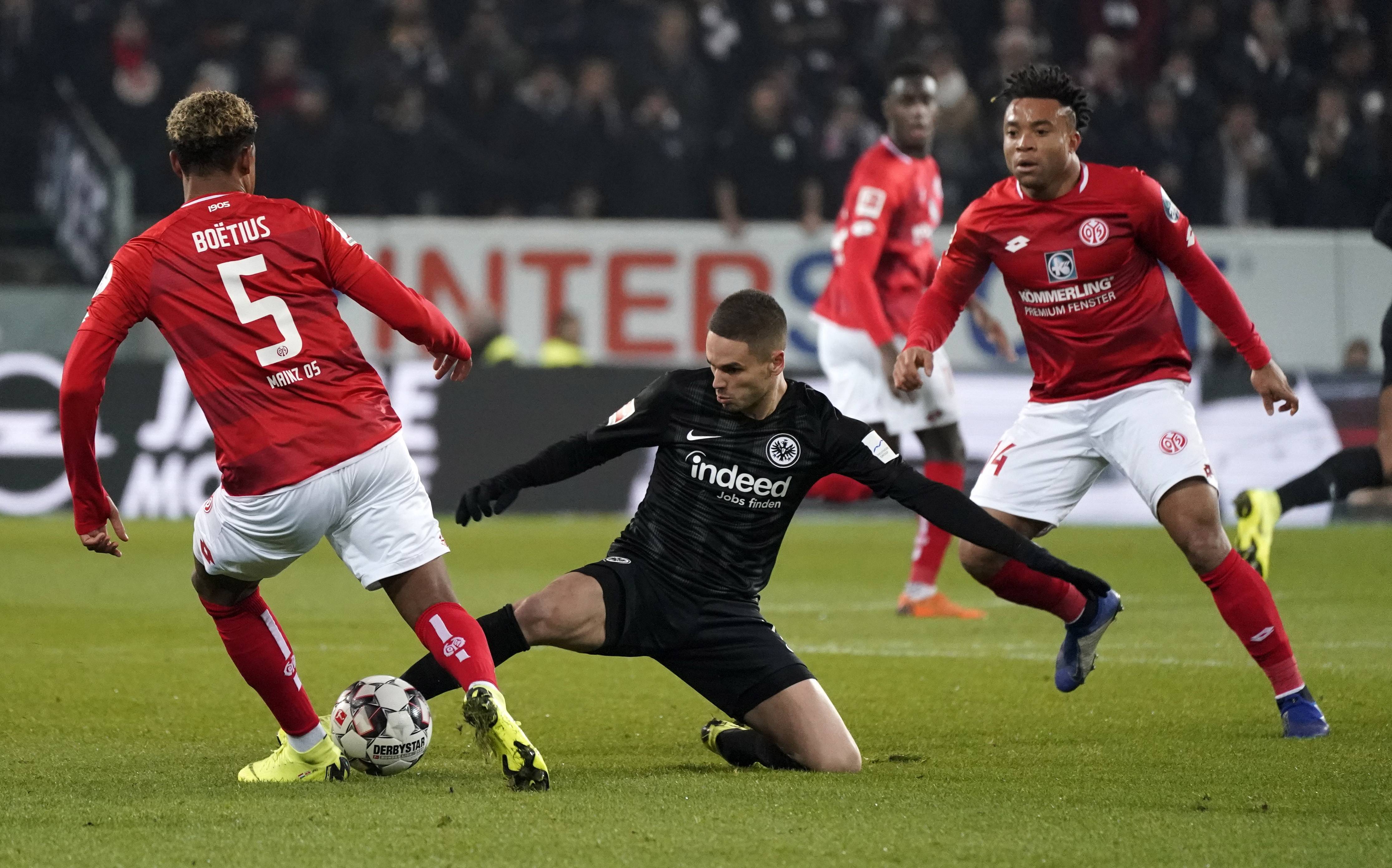 奥格斯堡队取得胜利，实力得到加强