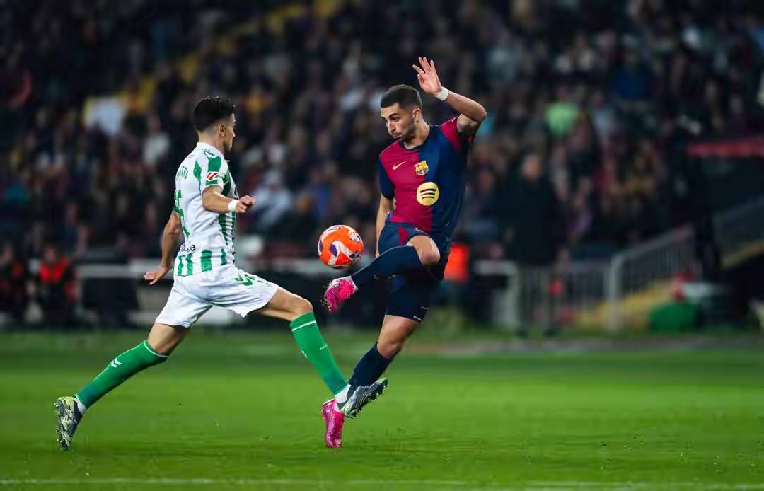 包含马洛卡胜皇家贝蒂斯，苦战获胜的词条