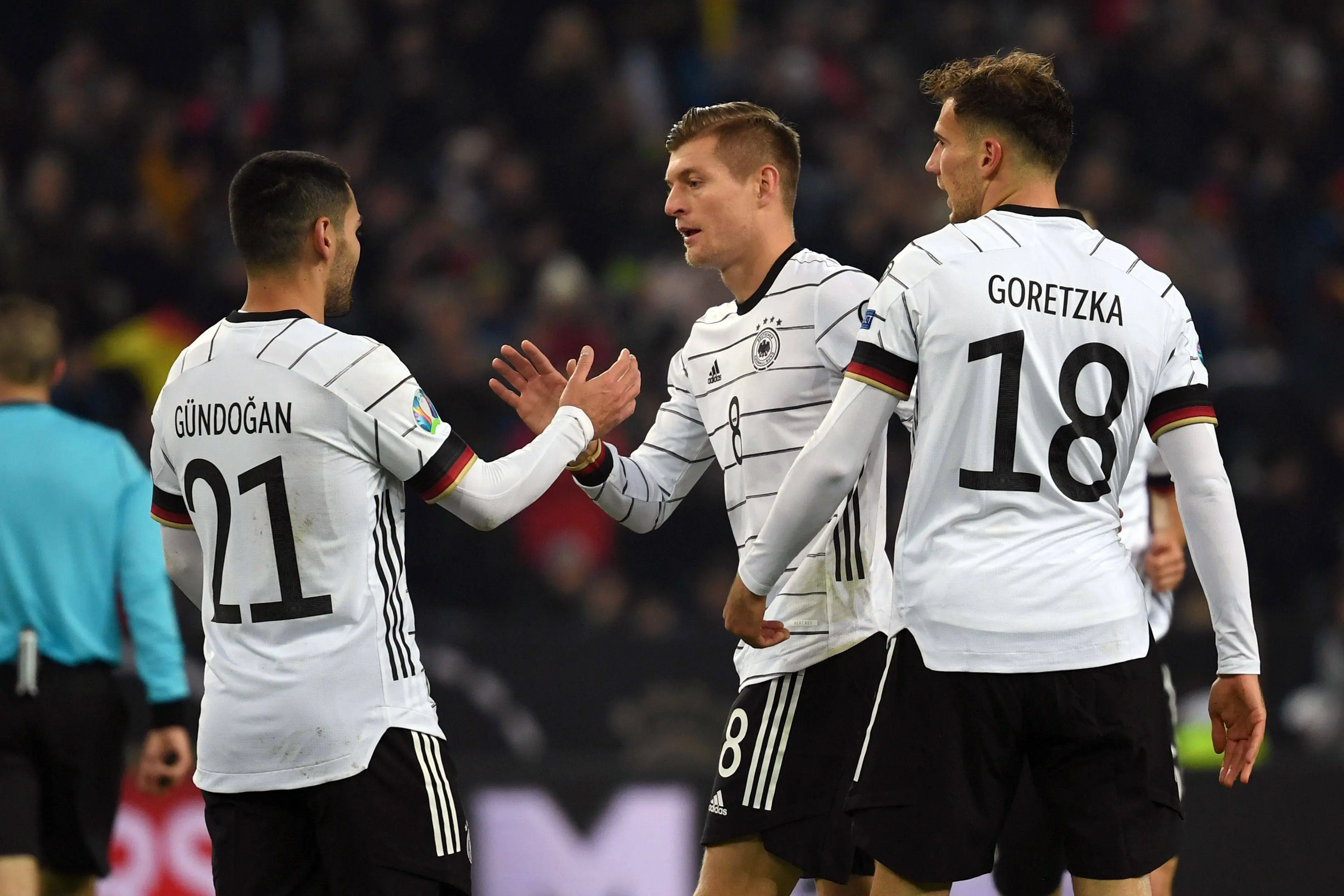 苏格兰队在欧洲预选赛中意外失利，排名下滑的简单介绍