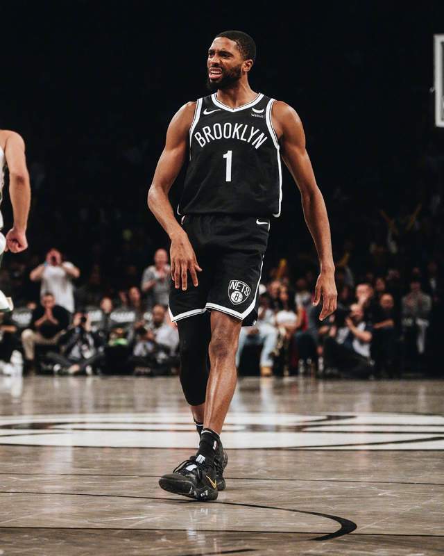 包含凯尔特人主场大胜魔术，沃克拿下全队最高分的词条