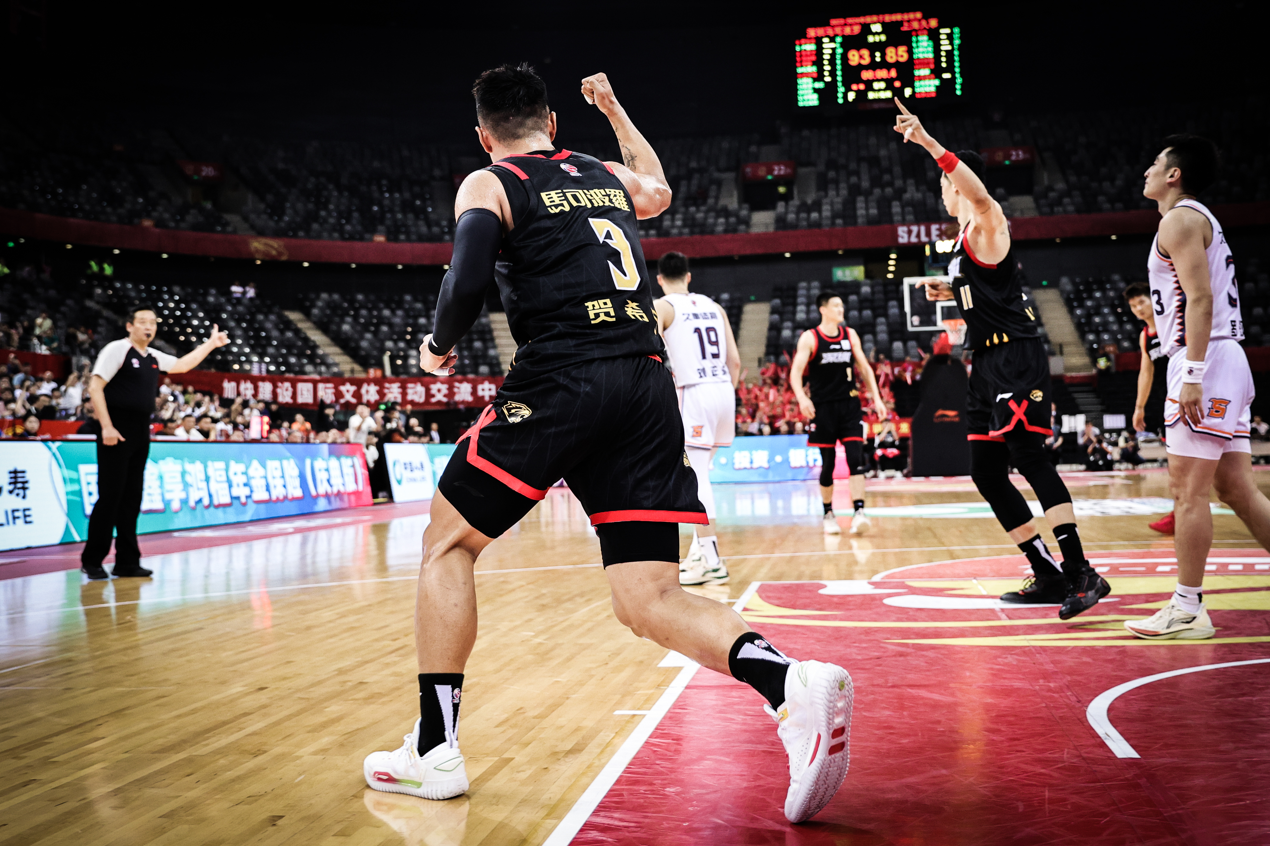 包含上海男篮成功逆转,取得意外胜利的词条 包含上海男篮成功逆转,取得意外胜利的词条