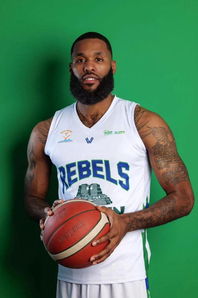 篮球明星们的飒爽英姿，酷劲十足