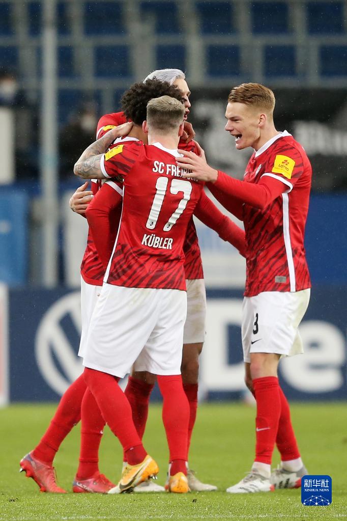 霍芬海姆发力求胜，展现实力不容小觑