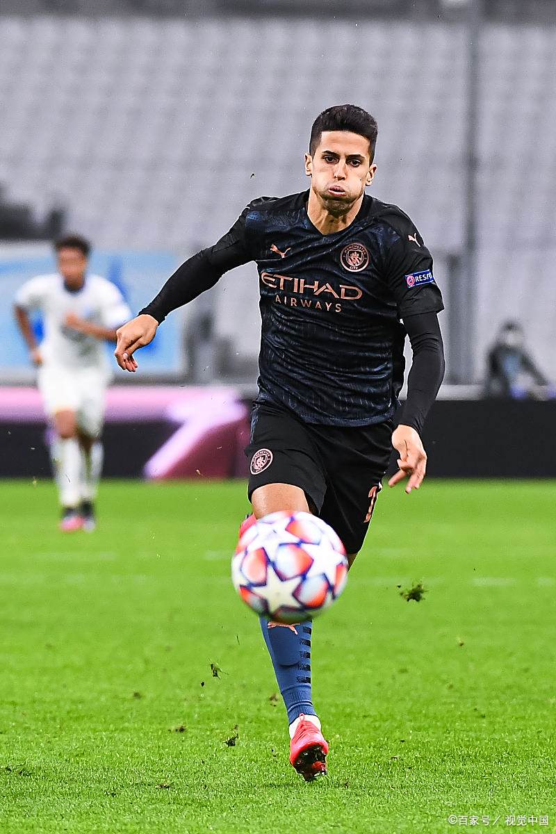 利亚尔主场战平对手,保持稳定表现 利亚尔主场战平对手,保持稳定表现