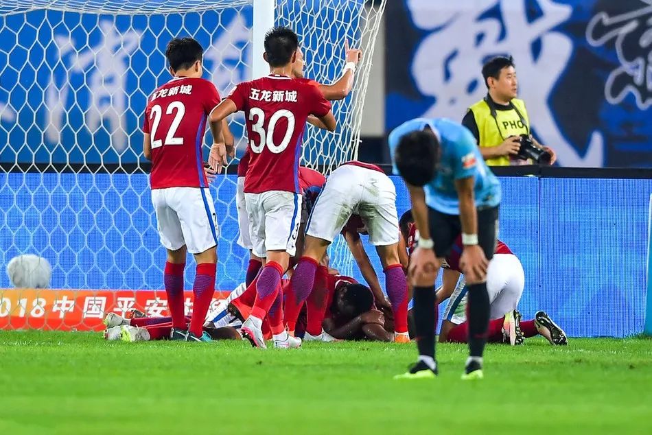 包含河南建业客场击败对手稳固积分榜位置的词条