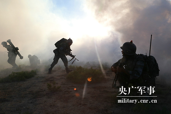 关于场上硝烟燃烧,国际豪强斗志昂扬的信息 关于场上硝烟燃烧,国际豪强斗志昂扬的信息