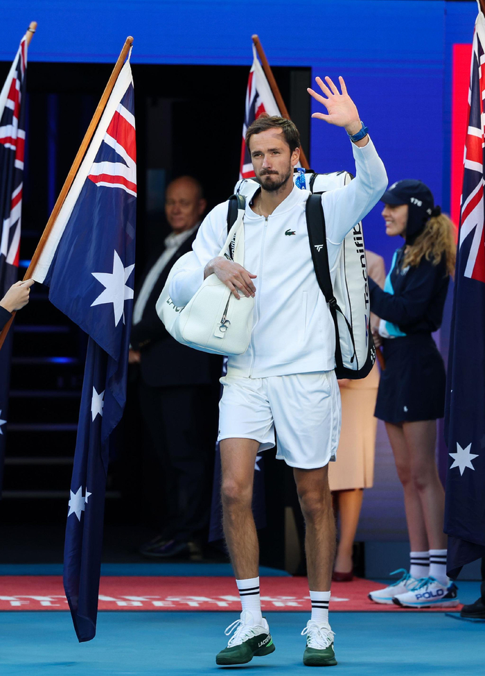 包含西班牙网球队血洗美国网球队,梅德韦杰夫惊艳世界的词条 包含西班牙网球队血洗美国网球队,梅德韦杰夫惊艳世界的词条