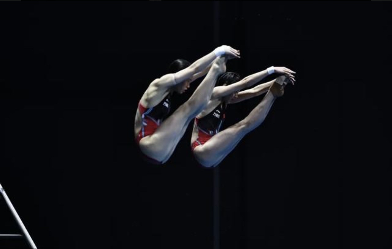 悉尼奥运会跳水比赛现场惊险一幕 悉尼奥运会跳水比赛现场惊险一幕