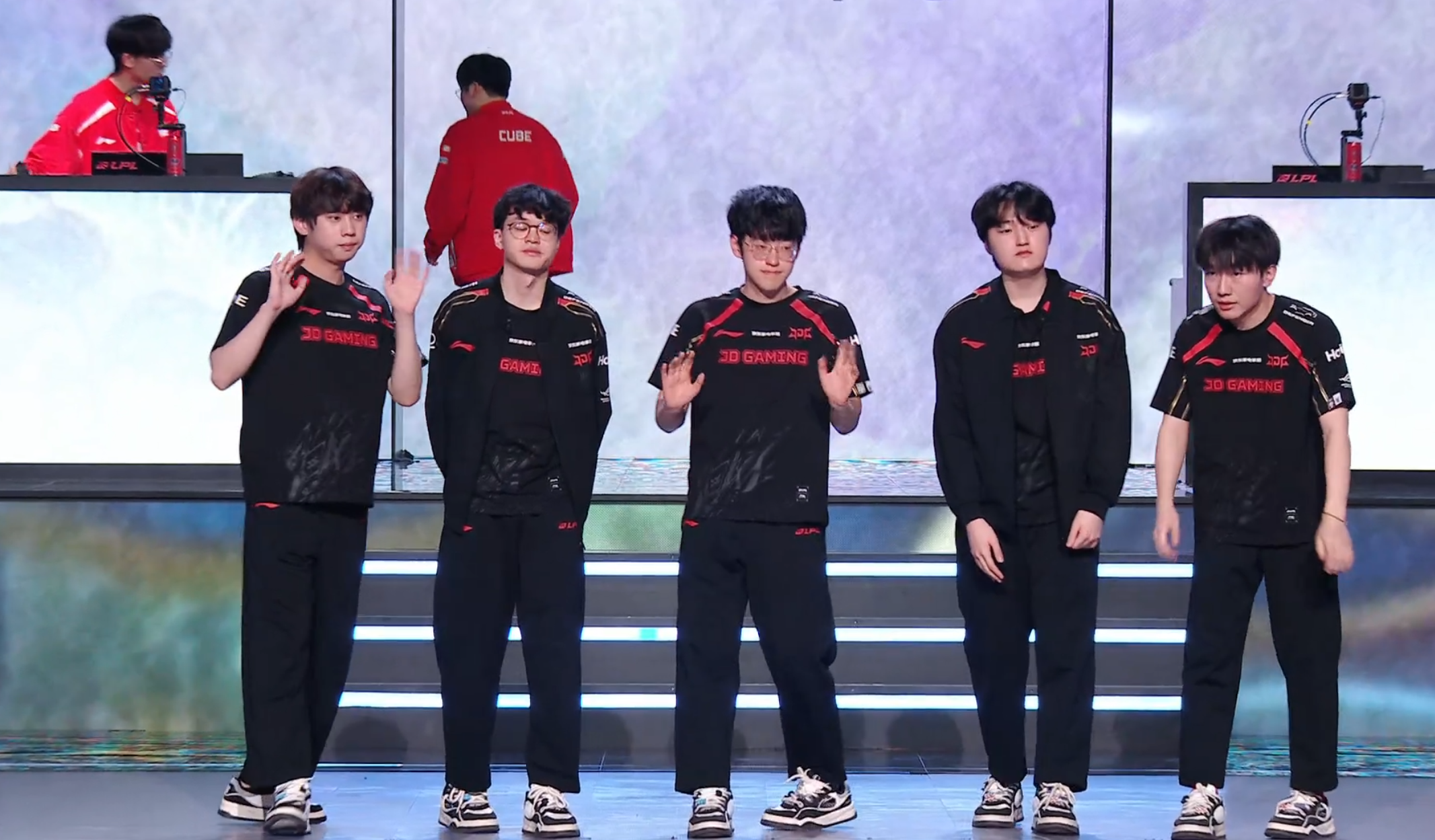 包含RNG碾压马德里竞技,Scout关键团战开团秒人焦点之战半决赛,让粉丝疯狂欢呼的词条 包含RNG碾压马德里竞技,Scout关键团战开团秒人焦点之战半决赛,让粉丝疯狂欢呼的词条